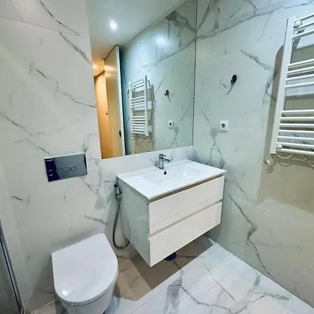 The Well Apartment, Sao Vicente 86 *