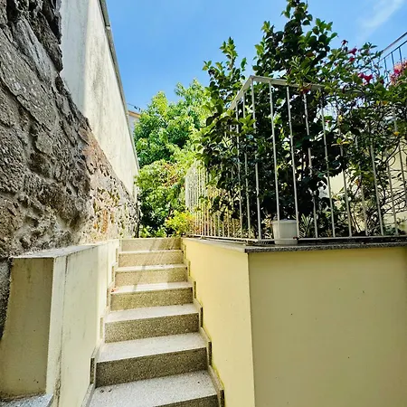 The Well Apartment, Sao Vicente 86 Апартаменты *