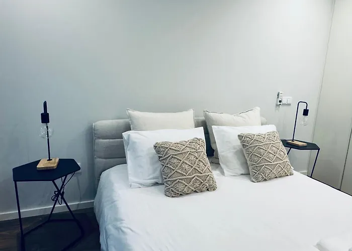 The Well Apartment, Sao Vicente 86 Апартаменты *