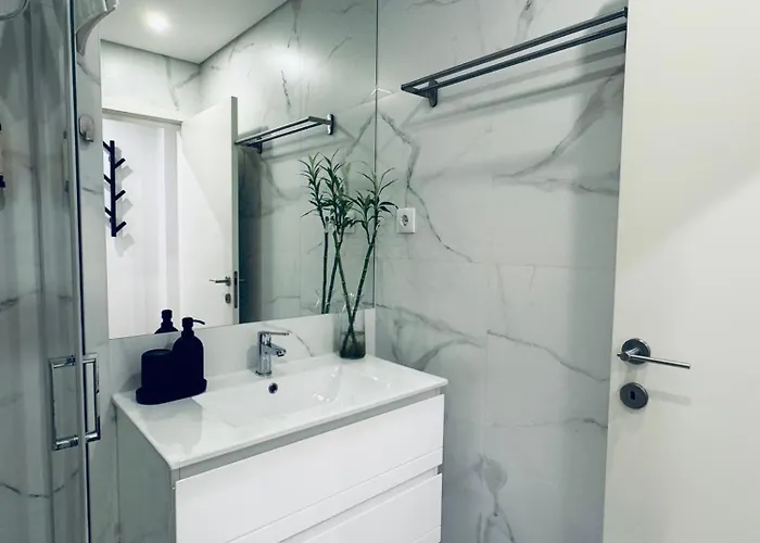 The Well Apartment, Sao Vicente 86 * Брага